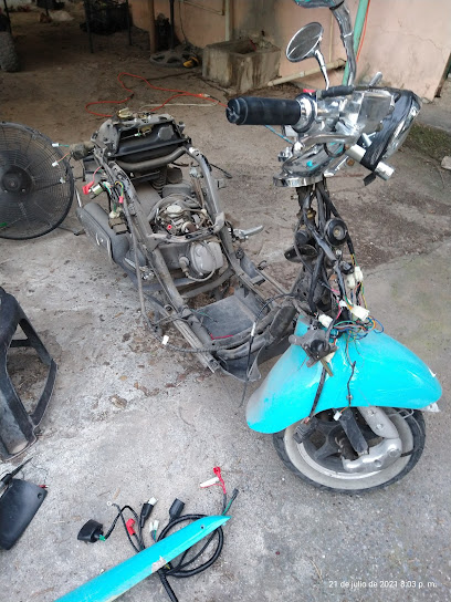Dirección, horario, teléfono y opiniones de Taller de Motos El Karlioz en Nuevo Laredo