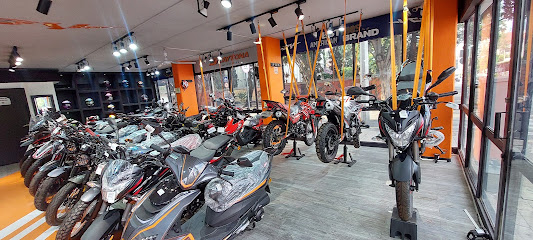 Dirección, horario, teléfono y opiniones de Mondo Di Moto Chapultepec en Miguel Hidalgo